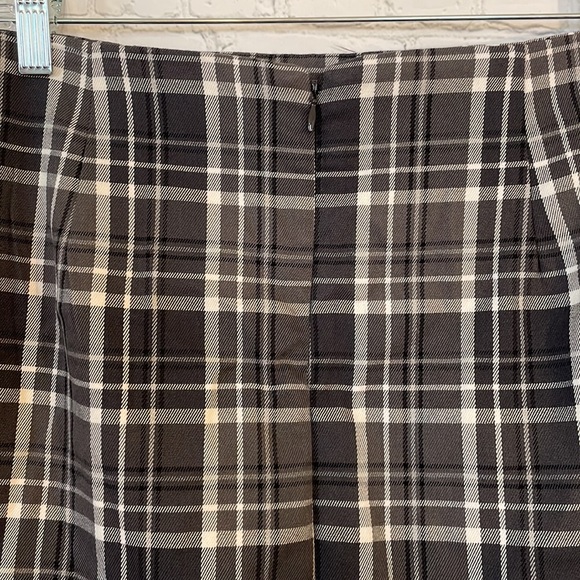 NWT Aeropostale plaid mini skirt w/ 2 front slits - Picture 5 of 5